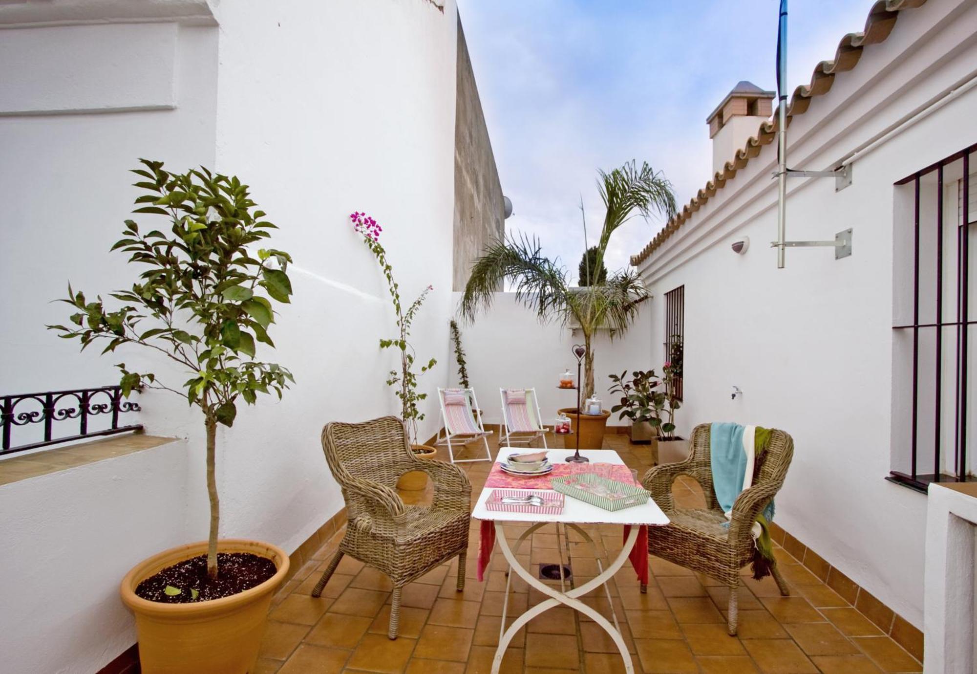 Apartamentos Plaza Pilatos Seville Exterior photo