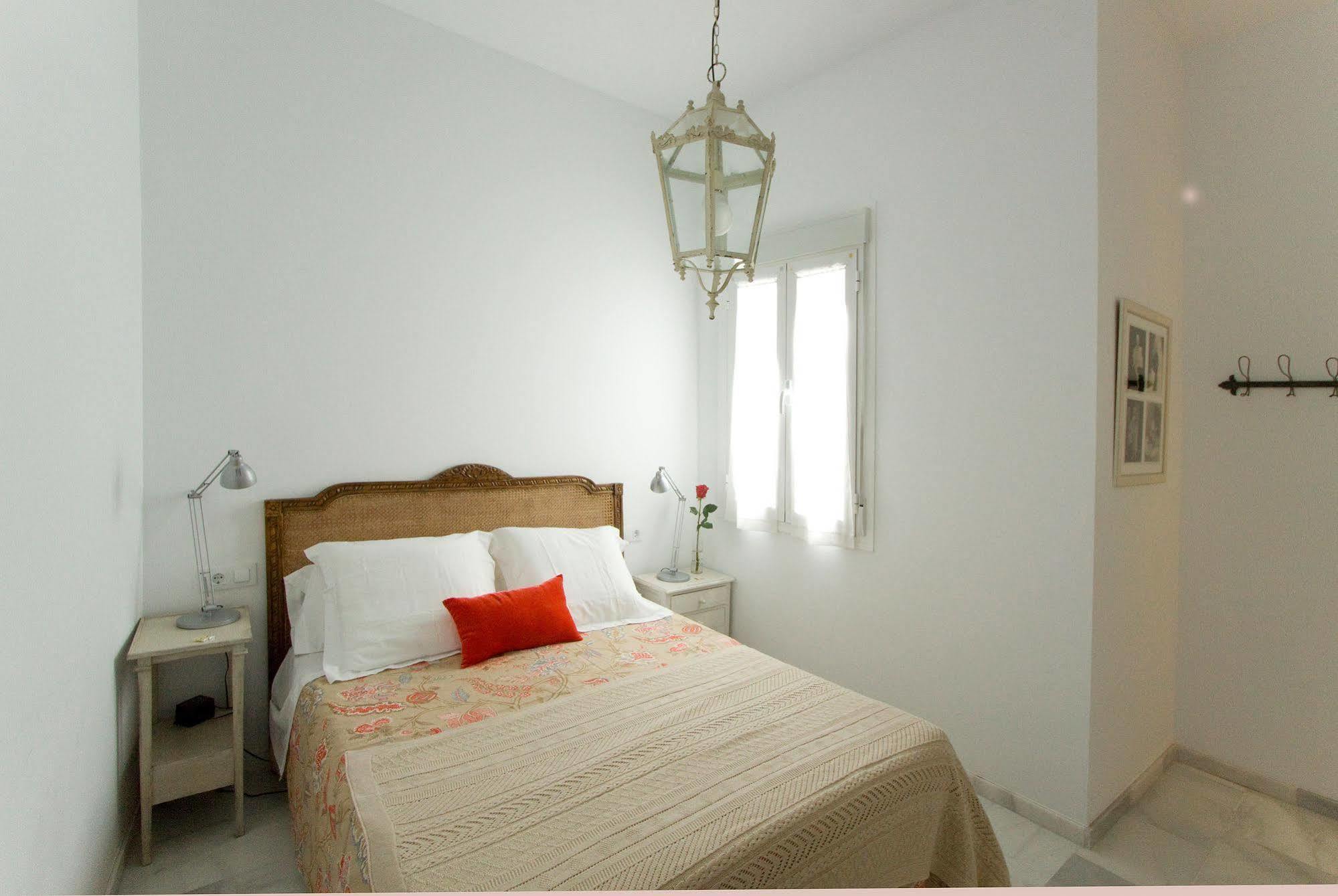 Apartamentos Plaza Pilatos Seville Exterior photo